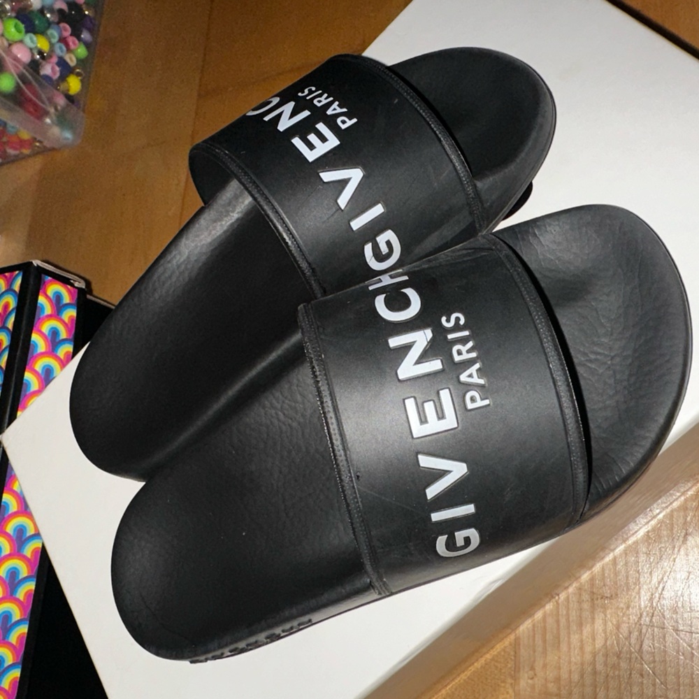 kids Givenchy logo slide